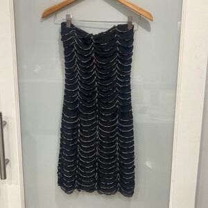 2b Bebe Women's Scalloped Black White Strapless Mini Bodycon Dress Sz M